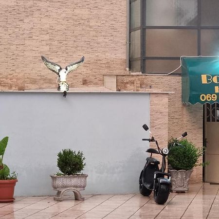 Boston Hotel Tirana Bagian luar foto